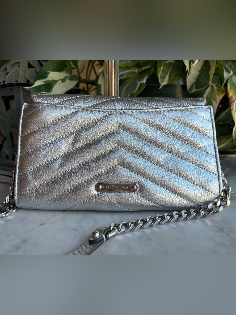 Rebecca Minkoff Silver Quilted Leather Crossbody Bag/Wallet on a Chain - Picture 2 of 16